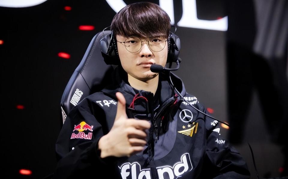 ClearLove ：打团也是敢操作的 这是我们队员的进步吧