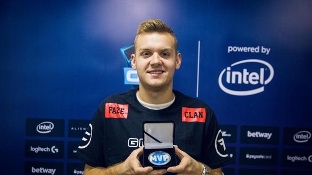 恭喜武汉eStarPro锁定2025KPL夏季赛第三轮S组并晋级季后赛